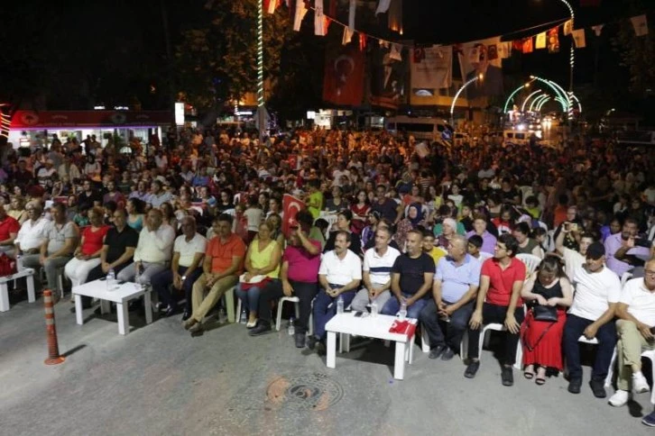30 Ağustos Zafer Bayramı Serik'te Büyükşehir konseriyle kutlandı