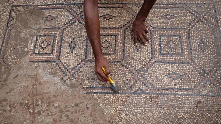 Ağaç dikerken Bizans mozaikleri buldular