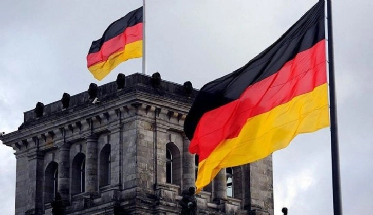 Alman Hükümeti büyüme tahminini düşürdü