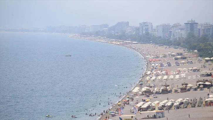 Antalya'da yüksek nem bunalttı