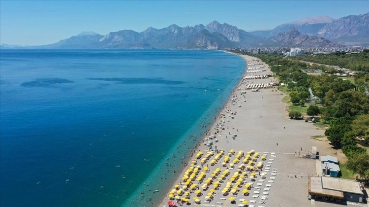 Antalya'da 2024 sonu için hedeflenen turist sayısının aşılması bekleniyor