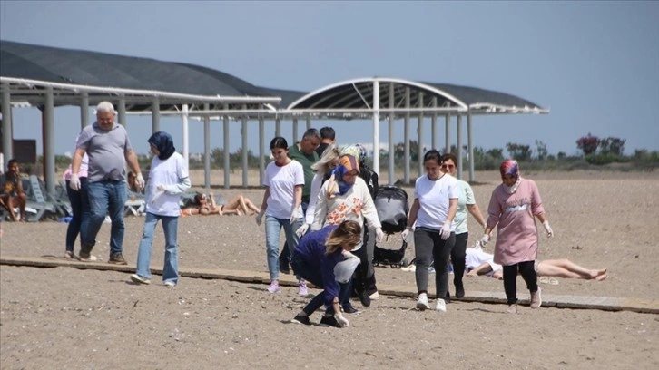 Antalya'da gönüllüler 