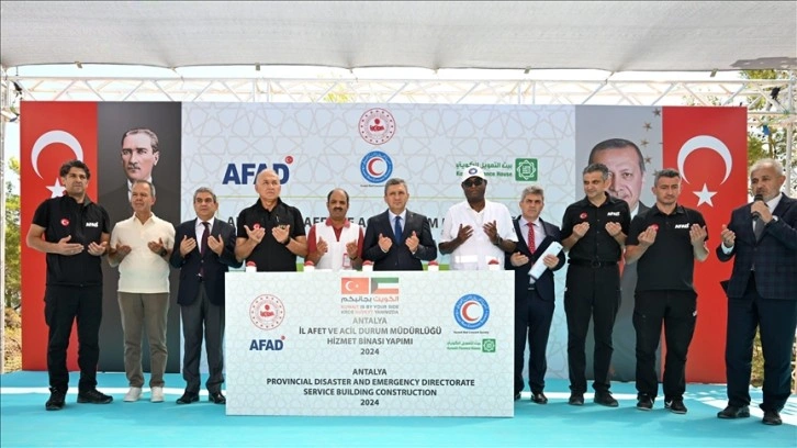 Antalya'da yeni yapılacak AFAD hizmet binasının temeli atıldı