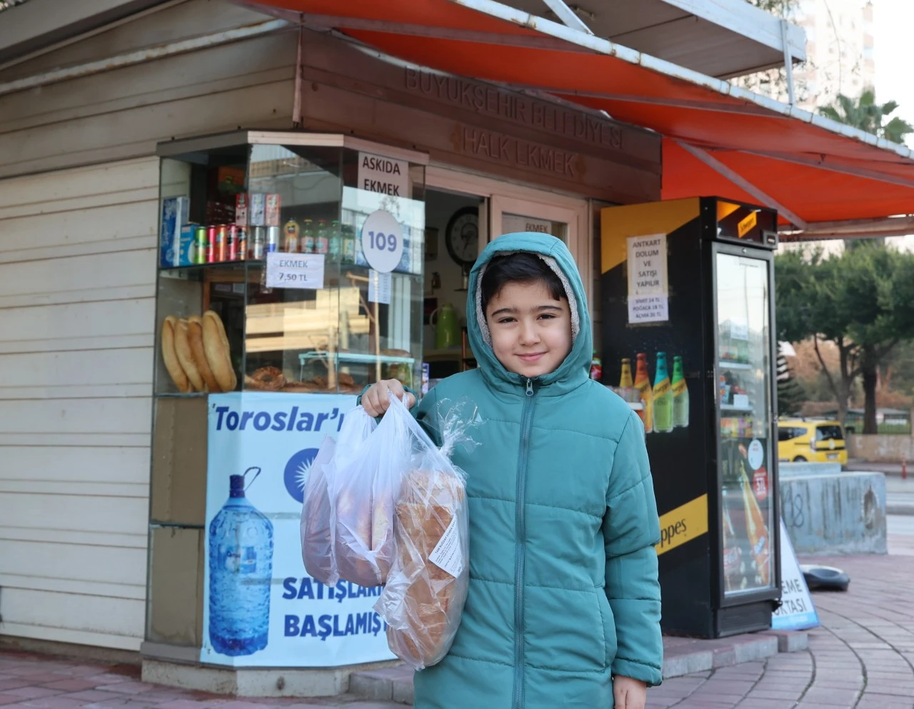 Antalyalılar ‘Halk Ekmek’i çok sevdi