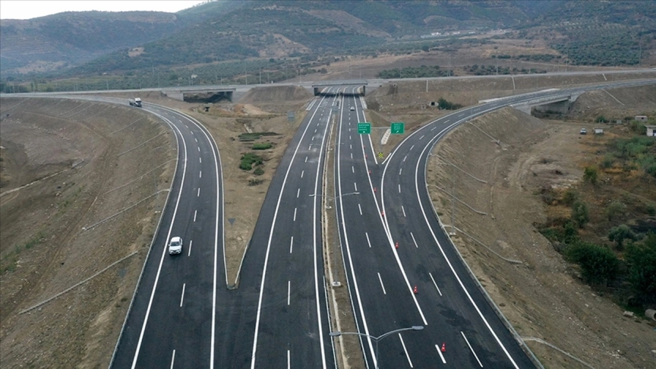 Aydın-Denizli Otoyolu perşembe günü trafiğe açılacak