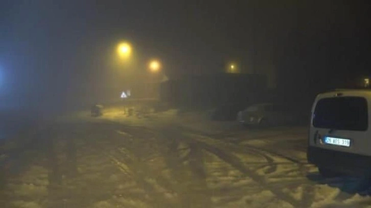 Bursa'da kar yağışı: Vatandaşlar Uludağ’a koştu
