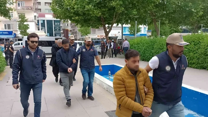 DEAŞ’IN 7 militanı Kırşehir’de eş zamanlı operasyonla yakalandı

