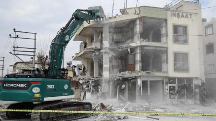 Deprem bölgesinde delil tespiti yapılmadan yıkıma mahkeme 'dur' dedi
