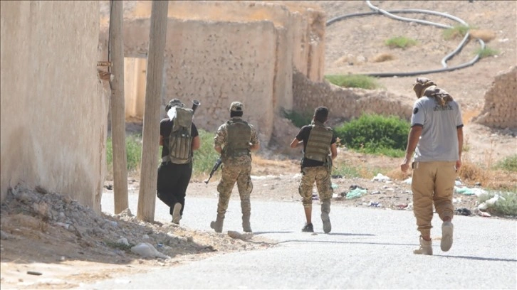 Deyrizor'da Arap aşiretleri ile terör örgütü PKK/YPG arasındaki çatışmalar sürüyor
