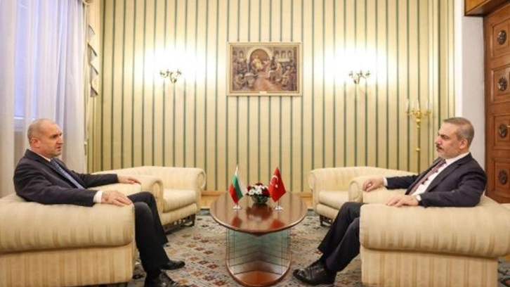Dün Arnavutluk bugün Bulgaristan. Bakan Fidan Cumhurbaşkanı Rumen Radev ile görüştü
