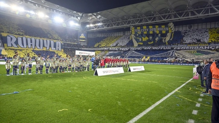 Fenerbahçe tribünlerinden Galatasaray derbisine özel koreografi