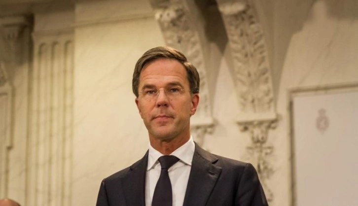 Hollanda'nın en uzun süre görev yapan başbakanı siyaseti bırakıyor
