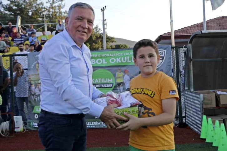 Honaz Belediyesi Yaz Futbol Okulu İkinci Yılında
