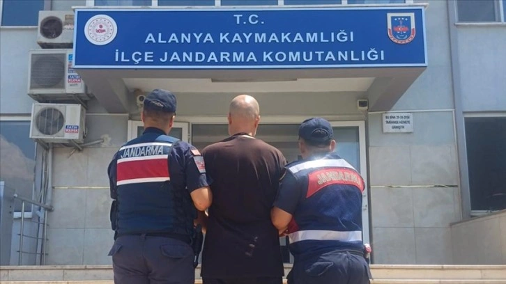 Interpol'ün kırmızı bültenle aradığı Rus uyruklu kişi Alanya'da yakalandı