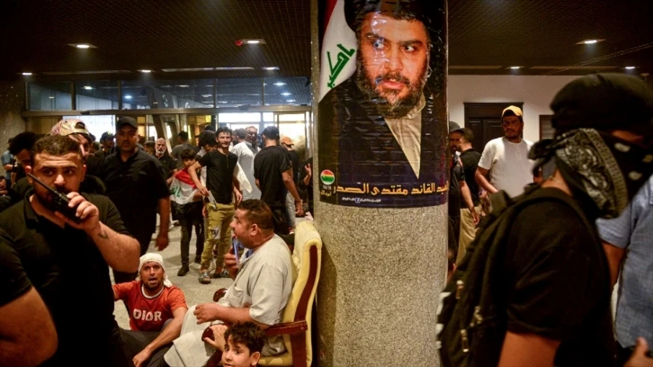 Irak Başbakanı Kazımi’den Sadr yanlısı protestoculara 'devlet kurumlarını boşaltın' çağrısı