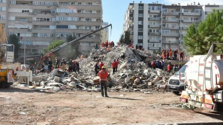 İzmir'de 30 kişiye mezar olan Emrah Apartmanı için karar verildi