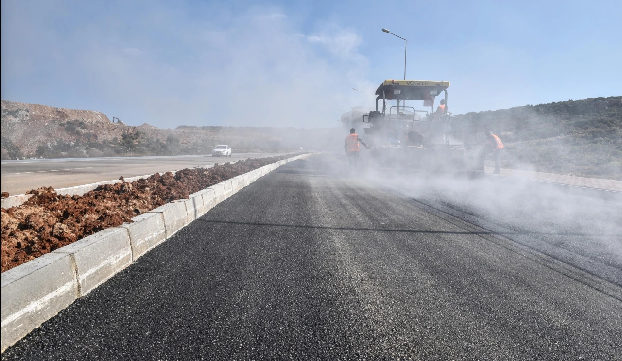 Kepez’de yol ve kaldırım çalışmalarıyla daha güvenli ulaşım