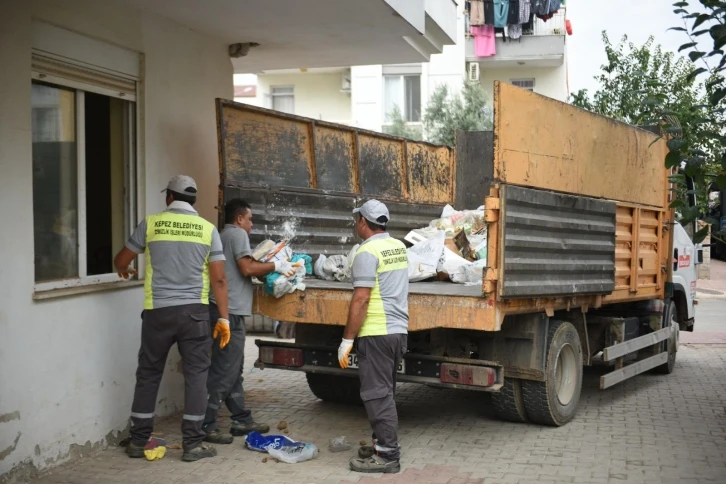 Kepez’den çöp ev operasyonu