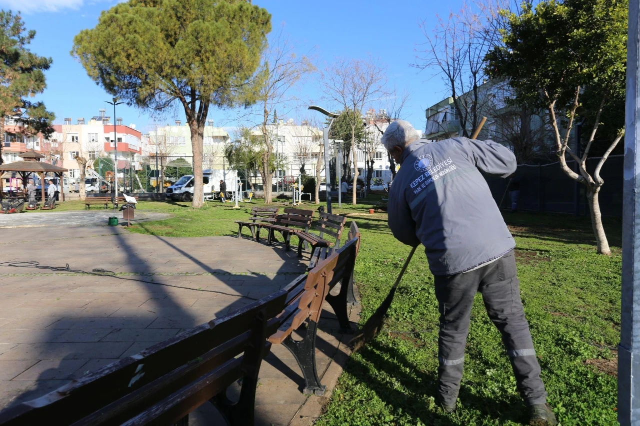 Kepez’in Turgut Özel Parkı yenilendi