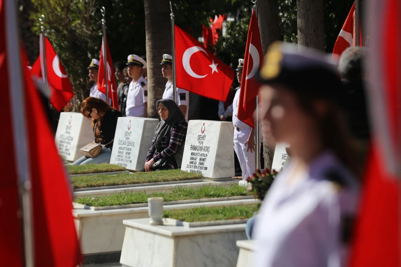 Kocagöz, “Çanakkale’yi geçilmez kıldılar”