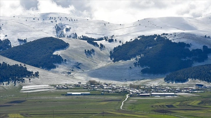 Mayısta en düşük sıcaklık Erzurum ve Sarıkamış'ta, en yüksek sıcaklık Ceylanpınar'da ölçül