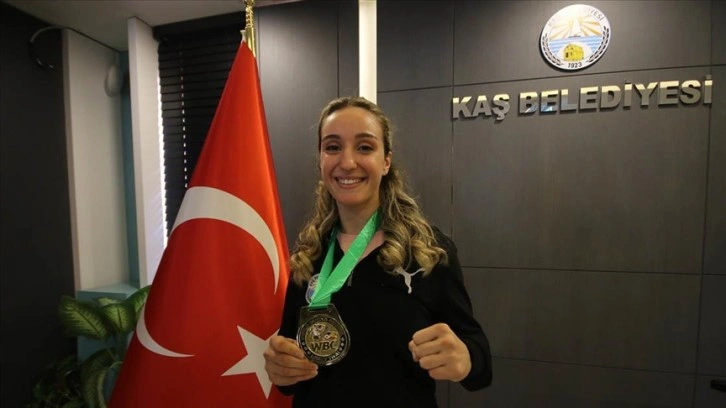 Muay Thai Dünya Şampiyonu Doğan, Türk bayrağını dalgalandırdığı için gururlu