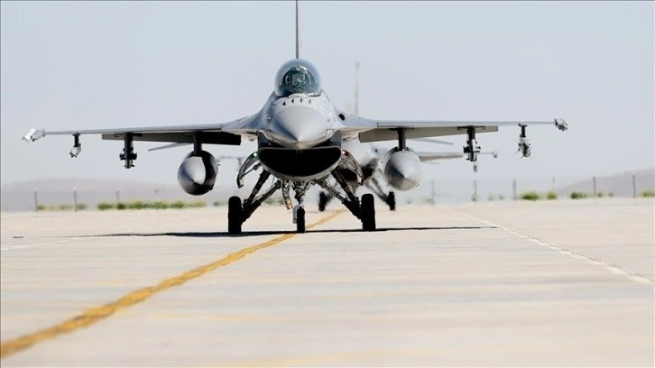 Pentagon: İhtiyaç halinde Ukraynalı pilotlara F-16 eğitimi vermeye açığız