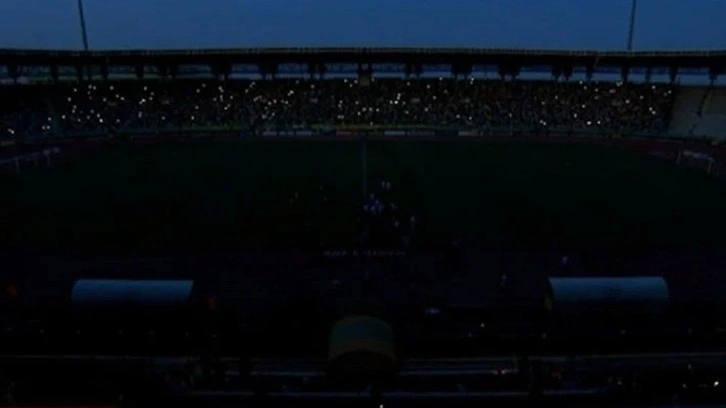 Şanlıurfaspor – 24 Erzincanspor maçı öncesi elektrik kesildi
