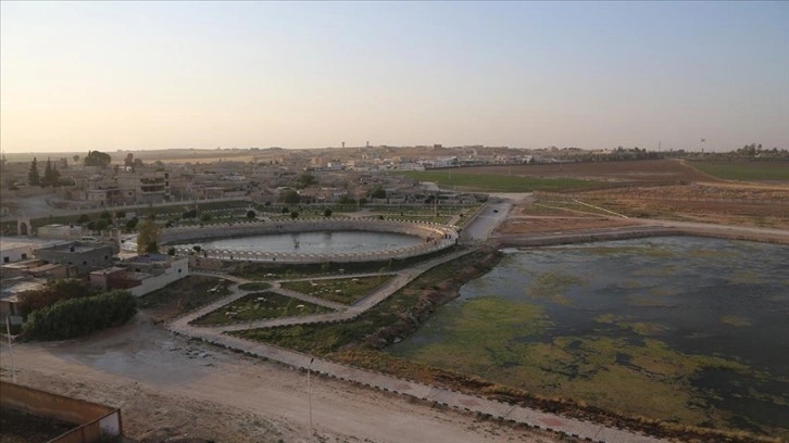 Tel Abyad'daki Aynularus yaz sıcağında ziyaretçilerini serinletiyor