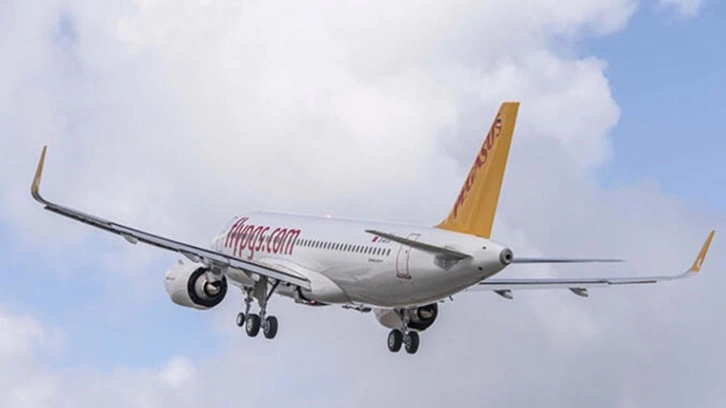 Tel Aviv- İstanbul uçağında yolcu hostesi taciz etti!