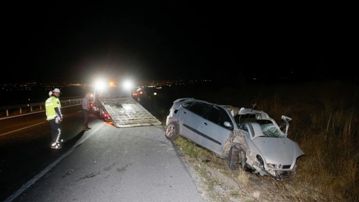 Yolcu otobüsü ile otomobil çarpıştı. Eskişehir'deki kazada bir kişi hayatını kaybetti