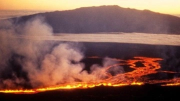 ABD'de acil durum ilan edildi, dünyanın en büyük aktif volkanı Mauna Loa patladı