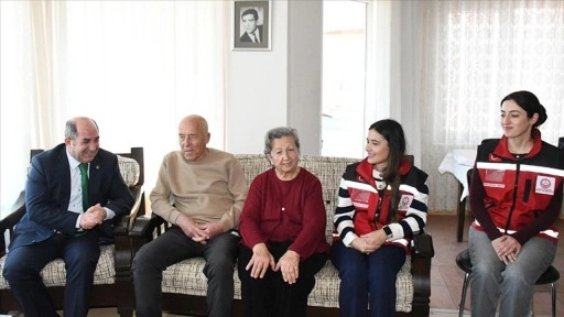 Aile Yılı etkinlikleri kapsamında evlilikte 25. ve 50. yılını dolduran çiftler ziyaret edildi