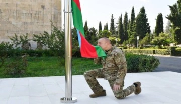 Aliyev, Hankendi ve Hocalı'da bayrağı göndere çekti
