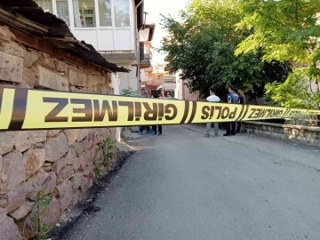 Ankara’da boşanma aşamasındaki eşini silahla yaralayan şahıs intihar etti
