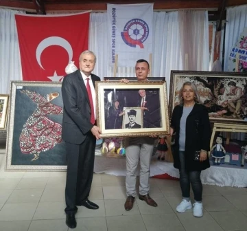 Başkan Bakkalcıoğlu yıl sonu sergisini ziyaret etti
