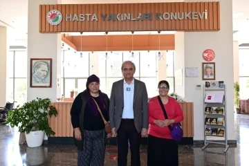 Başkan Kocagöz, sokağa atılan anne ve kıza sahip çıktı