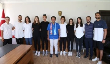 Başkan Turgay Genç  Nar Taneleriyle buluştu