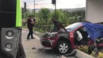 Belediye otobüsüyle otomobil çarpıştı: Çok sayıda ölü ve yaralı. Kocaeli'de can pazarı yaşandı