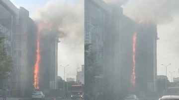 Beylikdüzü'nde feci yangın: Ekipler yangını söndürdü