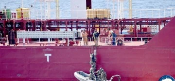 BM İRİNİ Deniz Kuvvetleri, Libya'ya giden bir kargo gemisine silah ambargosunu deldiği gerekçesiyle el kodu