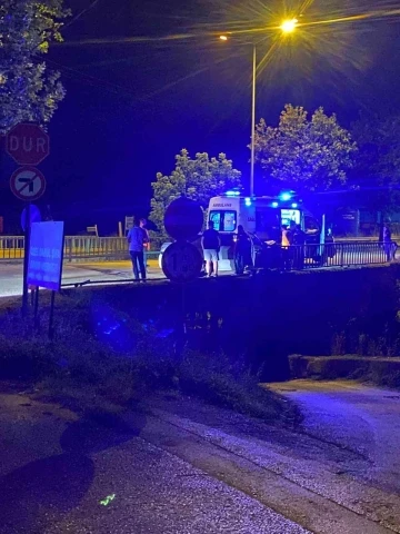Bursa’da alkollü sürücü demir korkuluklara çarptı: 1 ölü, 1 yaralı
