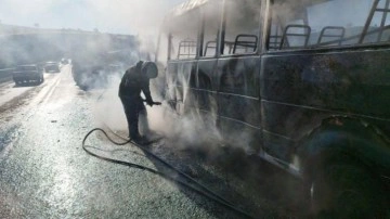 Bursa'da minibüs alev alev yandı!