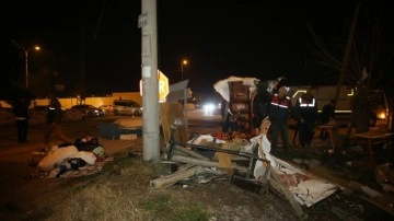 Deprem bölgesinde korkunç kaza: 2 ölü, enkaz başında bekleyen 3 askeri personel yaralı