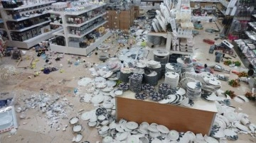 Depremde o mağaza yerle bir oldu, hasar 5 milyonu aştı