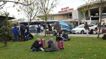 Depreminin ardından ara! Üniversite öğrencileri Düzce'den ayrılıyor