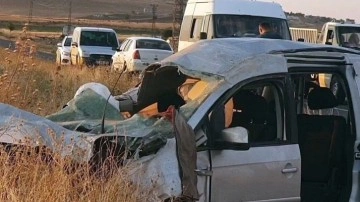 Diyarbakır'da araç takla attı: Ölü ve yaralılar var
