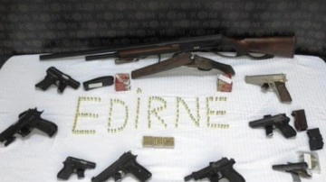 Edirne'de suç örgütüne operasyonda silah ve uyuşturucu ele geçirildi: 10 gözaltı