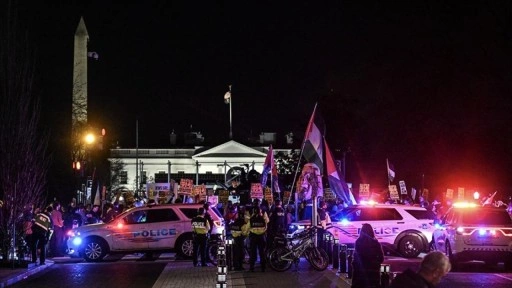 Filistin destekçileri, Beyaz Saray önünde Netanyahu ile Trump'ı protesto etti