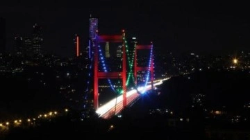 FSM ve Yavuz Sultan Selim köprüleri Azerbaycan bayrağı renkleriyle aydınlatıldı